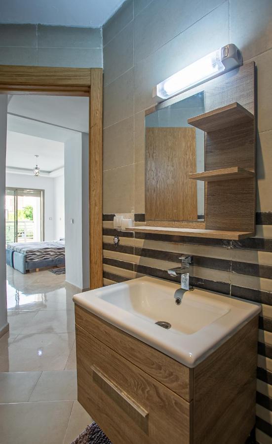 Magnifiques Appartements De Vacances Бузника Екстериор снимка